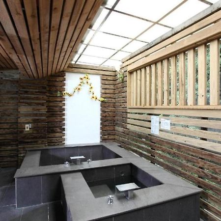 Hotspring World Wulai Hotel Екстериор снимка