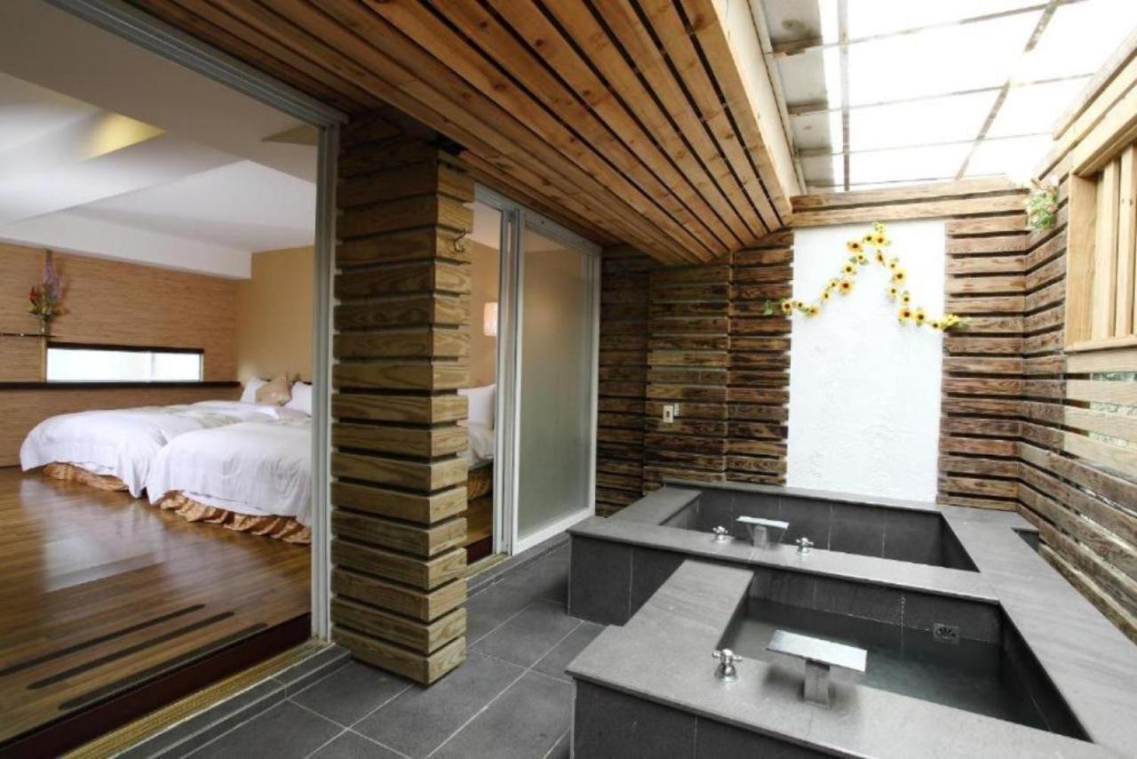 Hotspring World Wulai Hotel Екстериор снимка